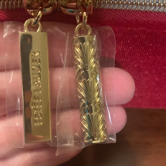 Absolutely stunning authentic Estee Lauder brand new large cosmetic velour case - Picture 9 of 17